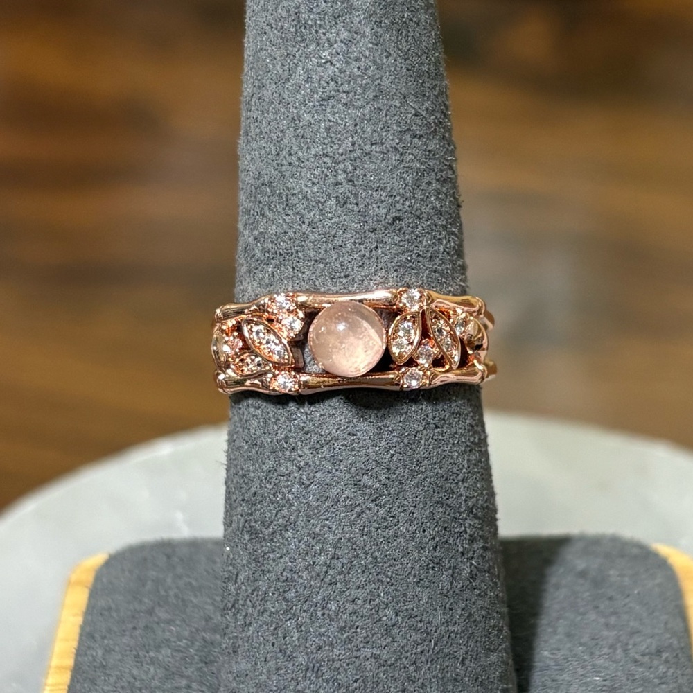 Rose quartz adjustable ring